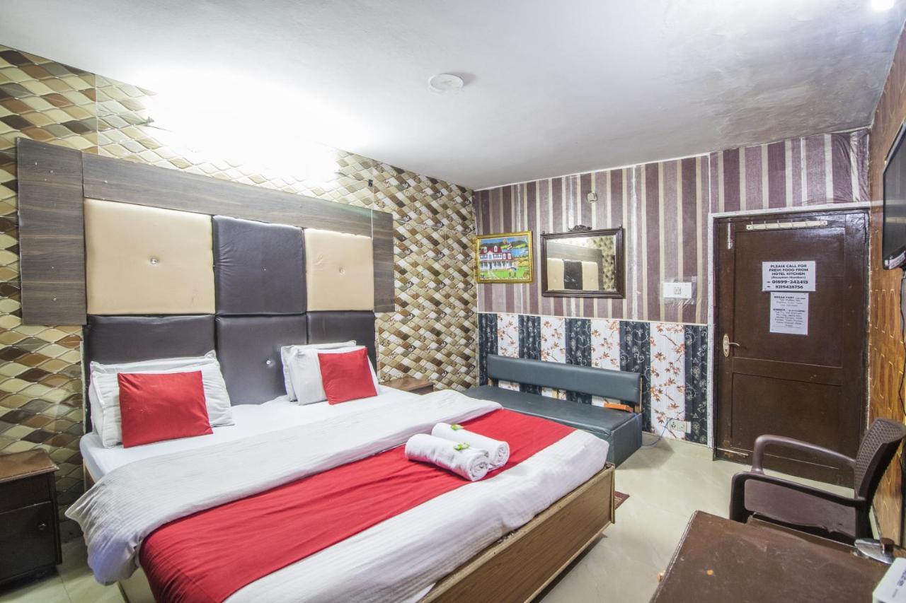 Holiday Plaza Hotel Далхаузи Екстериор снимка
